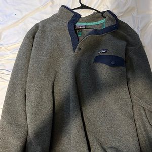 Mens large Patagonia pullover
